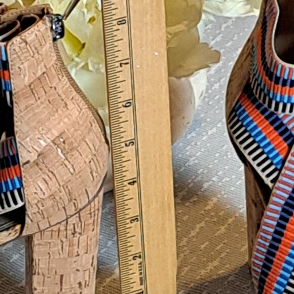 Jessica Simpson-Size 10-Natural Shoe - Picture 3 of 3